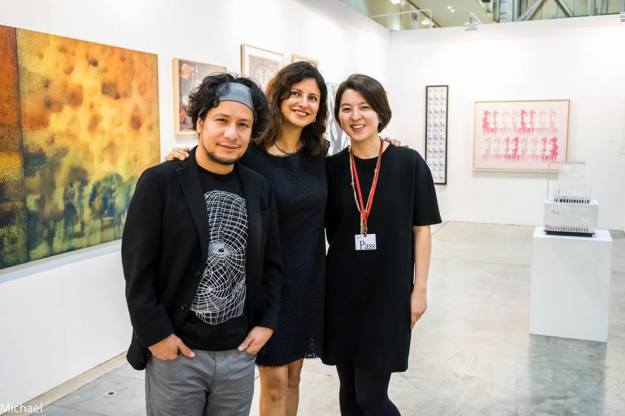 to my right the talented Venezuelan artist Jonidel Mendoza and to the left gallery Assistant Ms. Yun